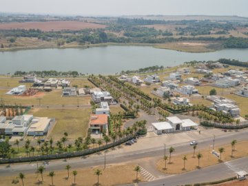 Terreno em Condomnio - Venda - Condomnio Residencial Lago da Barra - Jaguarina - SP